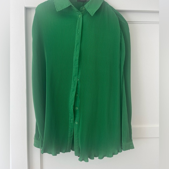 Pretty Little Thing Green Wide Leg Pants Sz 2 & Matching Button Down Shirt Sz 4 - Picture 2 of 4